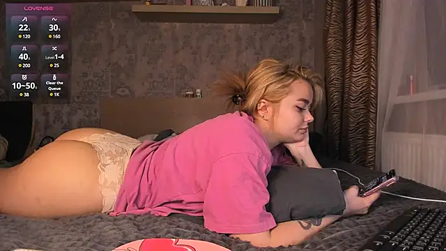 Snapshot of purebeautie13 chatting on January 2025 03:12:02 PM purebeautie13 online show from January 2025 03:12:02 PM