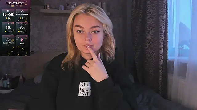 Snapshot of purebeautie13 chatting on January 2025 12:06:01 PM purebeautie13 online show from January 2025 12:06:01 PM