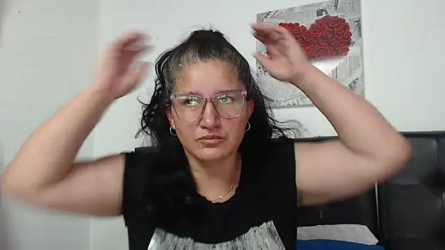 Angelinna Milf online show from October 2025 07:36:02 PM