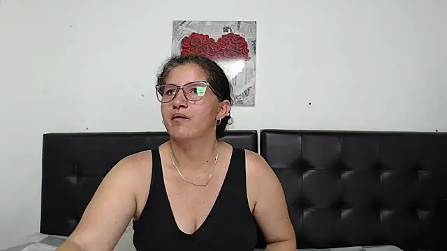 Angelinna Milf online show from October 2025 06:49:02 PM
