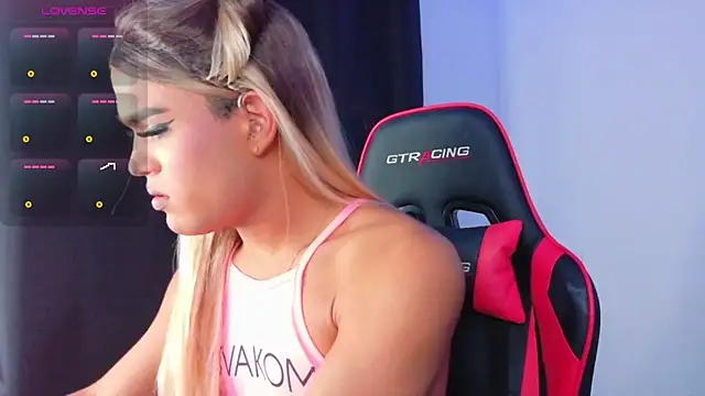 Snapshot of AllisonsweetZ chatting on November 2025 08:12:02 PM AllisonsweetZ online show from November 2025 08:12:02 PM