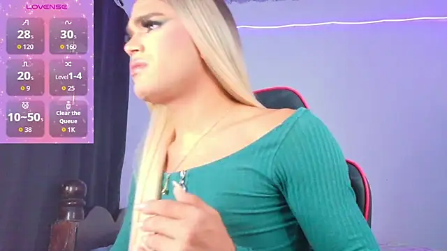 Snapshot of AllisonsweetZ chatting on December 2025 09:20:02 PM AllisonsweetZ online show from December 2025 09:20:02 PM