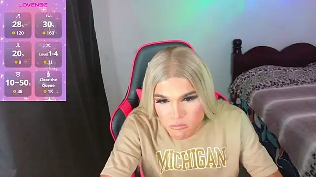 Snapshot of AllisonsweetZ chatting on November 2025 02:31:02 PM AllisonsweetZ online show from November 2025 02:31:02 PM