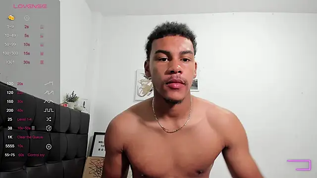 RoddyRich11 online show from December 2025 11:21:02 AM