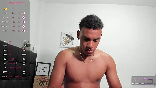 RoddyRich11 online show from November 2025 11:47:01 AM