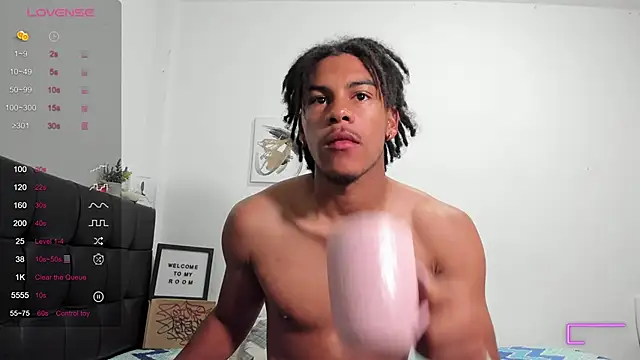 RoddyRich11 online show from November 2025 11:47:02 AM