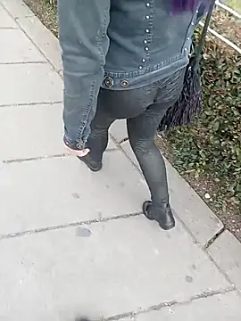 sophie banger online show from December 2025 06:58:02 PM