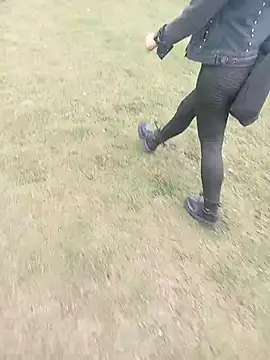 sophie banger online show from December 2025 07:24:01 PM