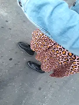 sophie banger online show from October 2025 07:33:02 PM