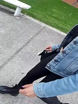 sophie banger online show from November 2025 07:28:01 PM