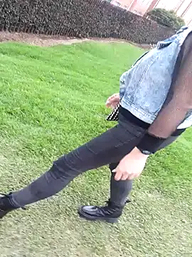 sophie banger online show from November 2025 04:32:02 PM