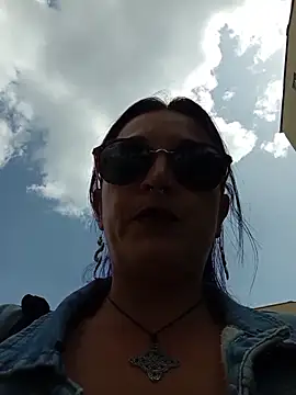 sophie banger online show from December 2025 06:02:01 PM