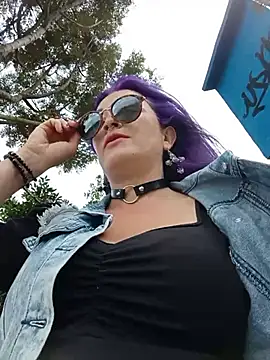 sophie banger online show from October 2025 06:09:01 PM