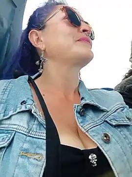 sophie banger online show from November 2025 07:25:01 PM