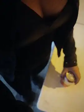 sophie banger online show from December 2025 08:04:02 PM