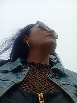 sophie banger online show from February 2026 07:22:01 PM