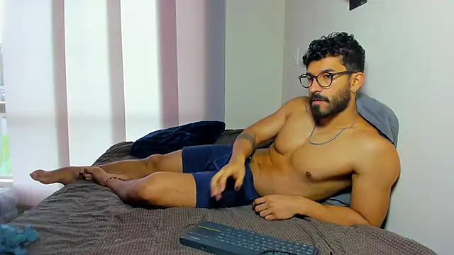 leondevereda online show from November 2025 05:06:01 PM