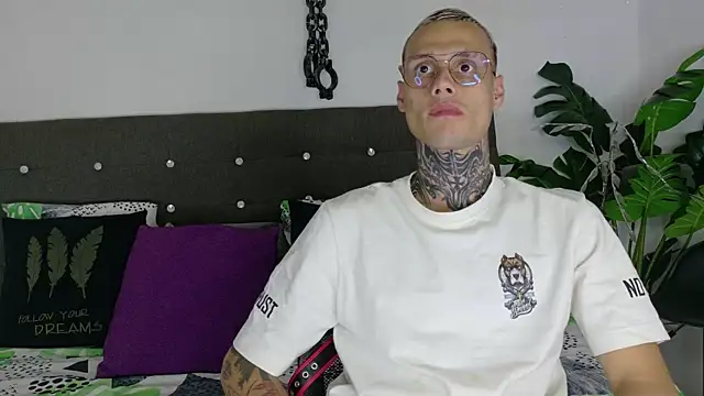 Snapshot of fucking_sinner chatting on November 2025 06:13:01 AM fucking sinner online show from November 2025 06:13:01 AM