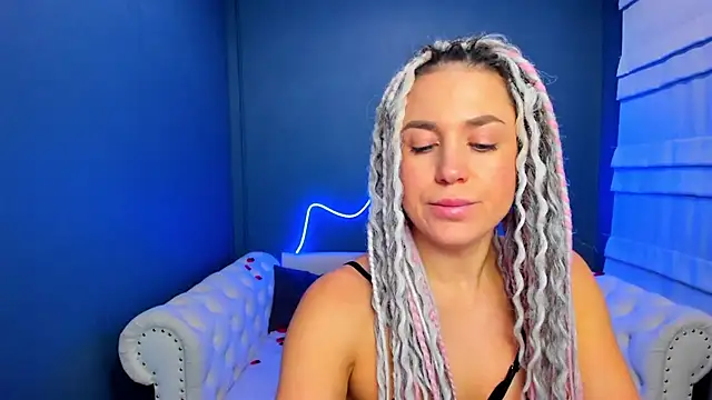 rock n roxy online show from November 2025 01:17:01 AM