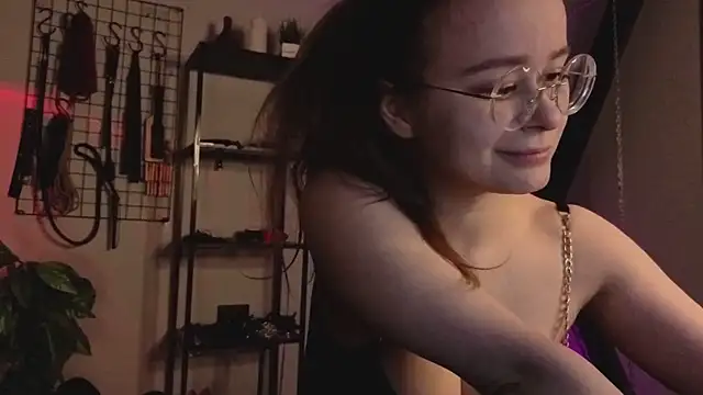 CassieCool online show from November 2025 01:01:01 PM