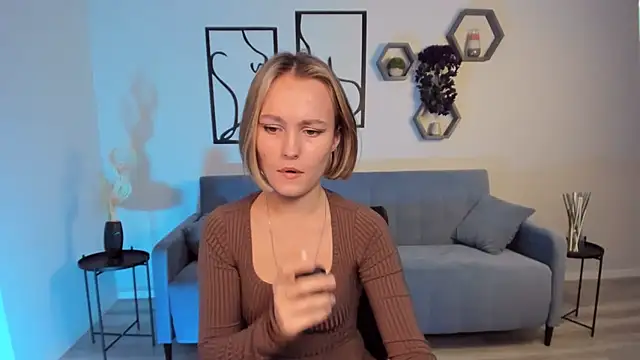 Snapshot of BritnieCute chatting on December 2024 06:48:01 AM BritnieCute online show from December 2024 06:48:01 AM