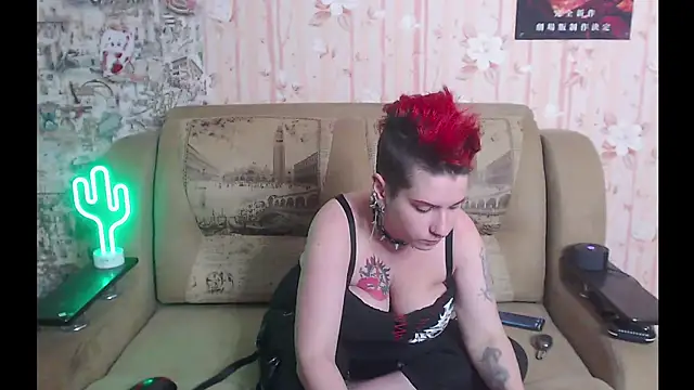 Snapshot of Miya_Wey_ chatting on October 2025 08:41:01 PM Miya Wey online show from October 2025 08:41:01 PM