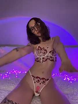 cutte dora online show from April 2026 12:01:01 AM