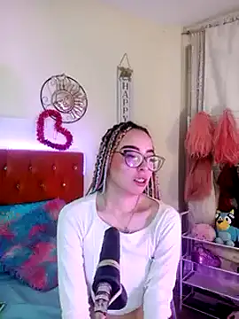 Yennastone online show from January 2025 12:52:02 AM