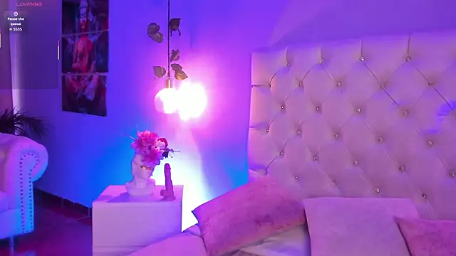 ZoeHarris online show from September 2025 12:11:01 PM