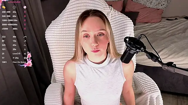 HollisBeckett online show from February 2026 07:10:02 AM