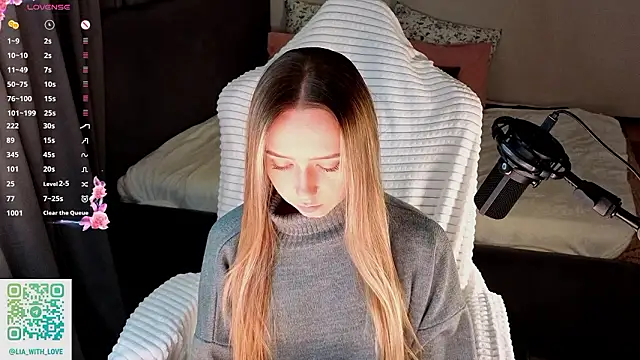 HollisBeckett online show from February 2026 03:15:01 AM