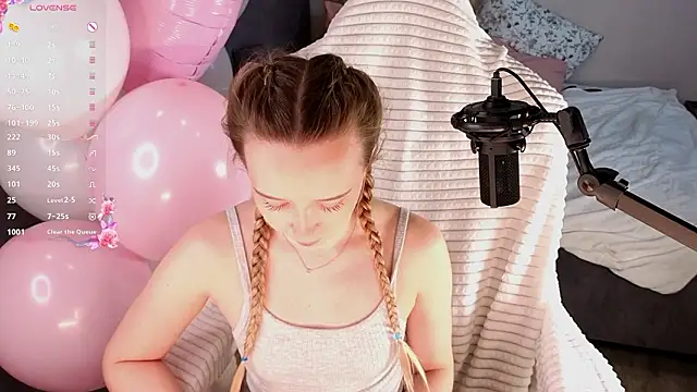 HollisBeckett online show from March 2026 03:13:01 AM