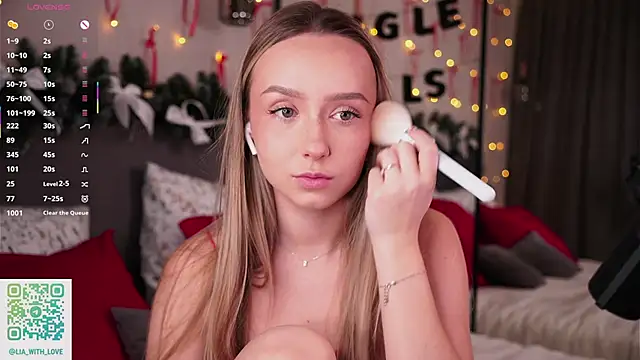 HollisBeckett online show from December 2025 01:05:02 AM