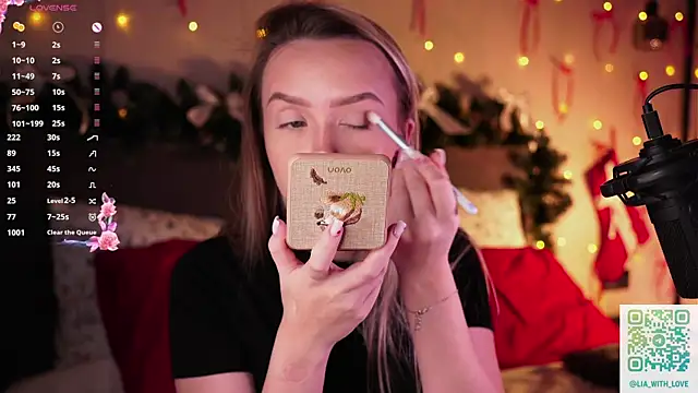 HollisBeckett online show from December 2025 01:32:02 AM