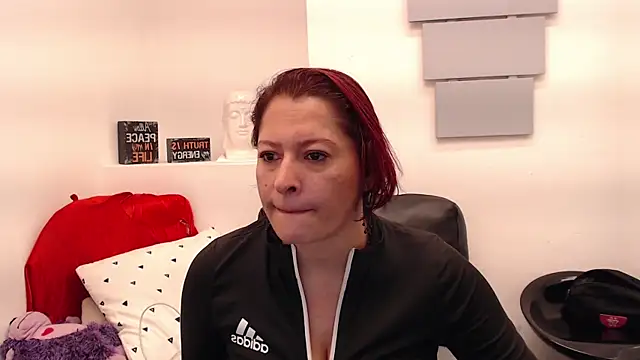 Snapshot of eva_twiss chatting on June 2026 11:55:01 AM eva twiss online show from June 2026 11:55:01 AM
