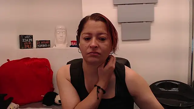 Snapshot of eva_twiss chatting on May 2026 12:52:01 PM eva twiss online show from May 2026 12:52:01 PM