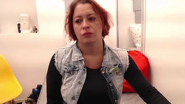 eva twiss online show from November 2025 11:46:03 AM