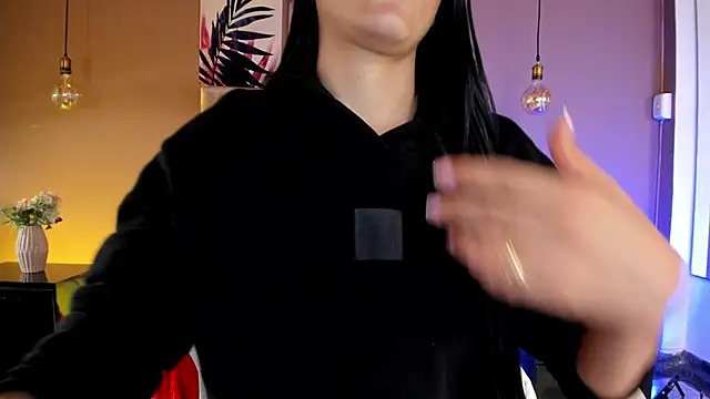 BellaClaiir online show from November 2025 03:49:02 PM