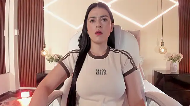 BellaClaiir online show from January 2026 02:53:01 PM