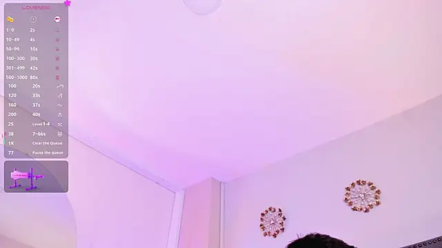 LuccaMallard online show from April 2026 04:19:01 AM