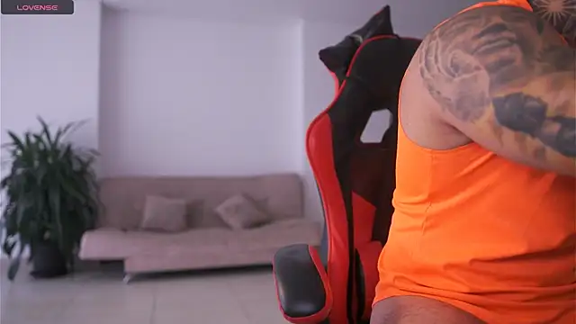 LeoSalvatore  online show from November 2025 08:53:02 PM