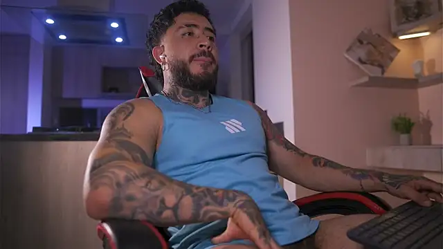 LeoSalvatore  online show from October 2025 12:33:02 AM