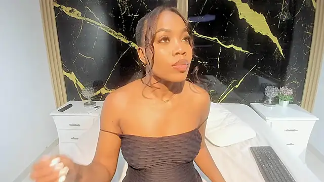 CarlieLyn online show from March 2026 07:10:02 PM