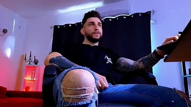 MightyAaron66 online show from April 2026 05:09:01 AM