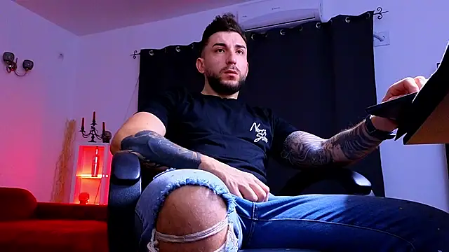 MightyAaron66 online show from October 2025 04:57:02 AM