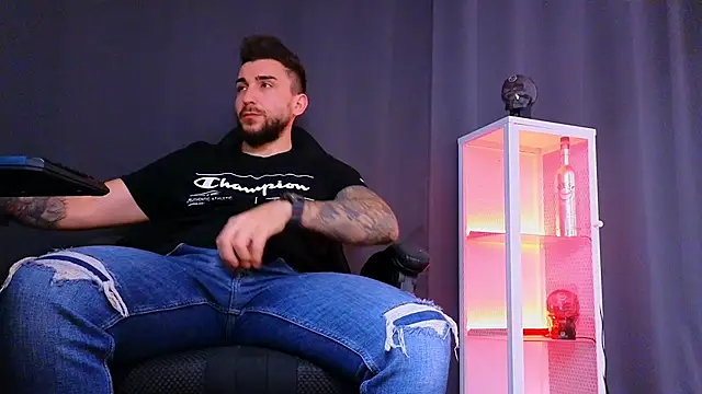 MightyAaron66 online show from March 2025 04:41:02 AM