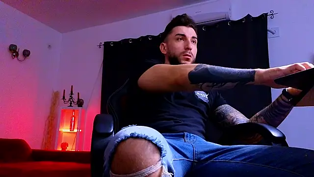 MightyAaron66 online show from November 2025 04:16:02 AM