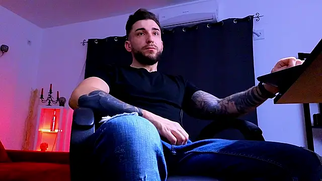 MightyAaron66 online show from February 2026 03:57:02 AM