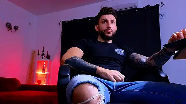 MightyAaron66 online show from November 2025 03:29:02 AM