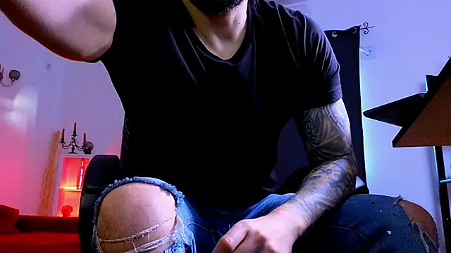 MightyAaron66 online show from April 2026 04:39:01 AM